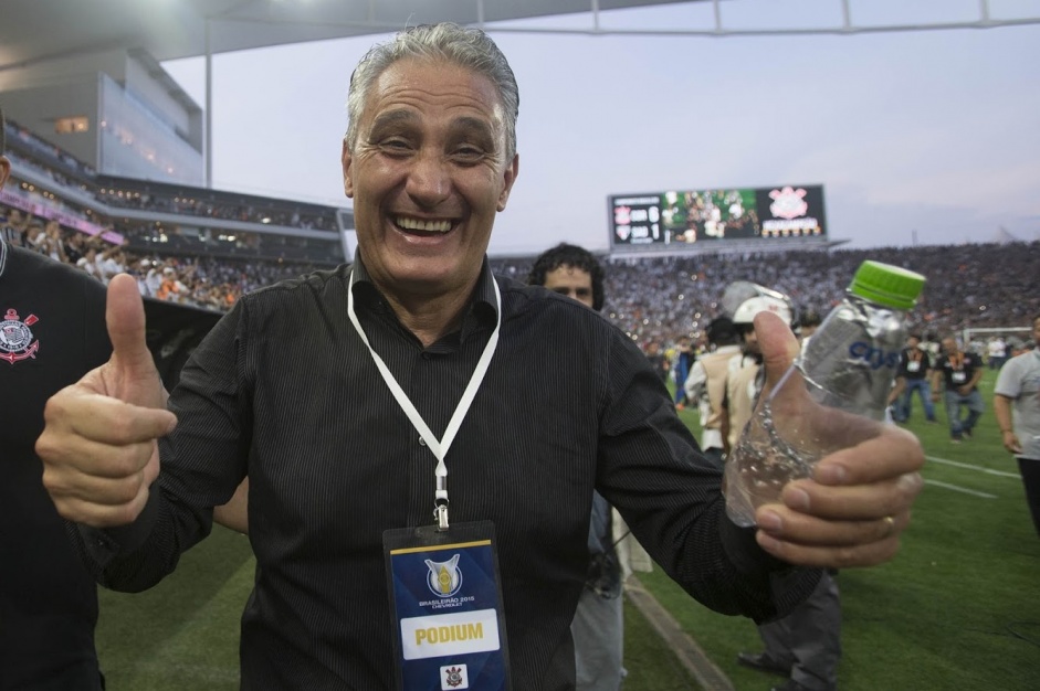 Tite voltará a Neo Química Arena para reencontrar a Fiel em peso no dia do aniversário de 114 anos do Corinthians