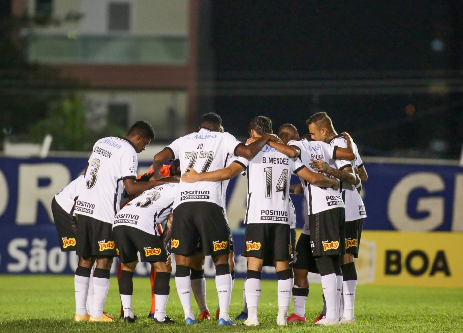 Elenco do Corinthians j trabalha com a chance de voltar a entrar em campo na segunda-feira