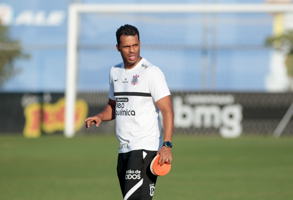 Fernando Lzaro durante treinamento do Corinthians no CT Dr. Joaquim Grava