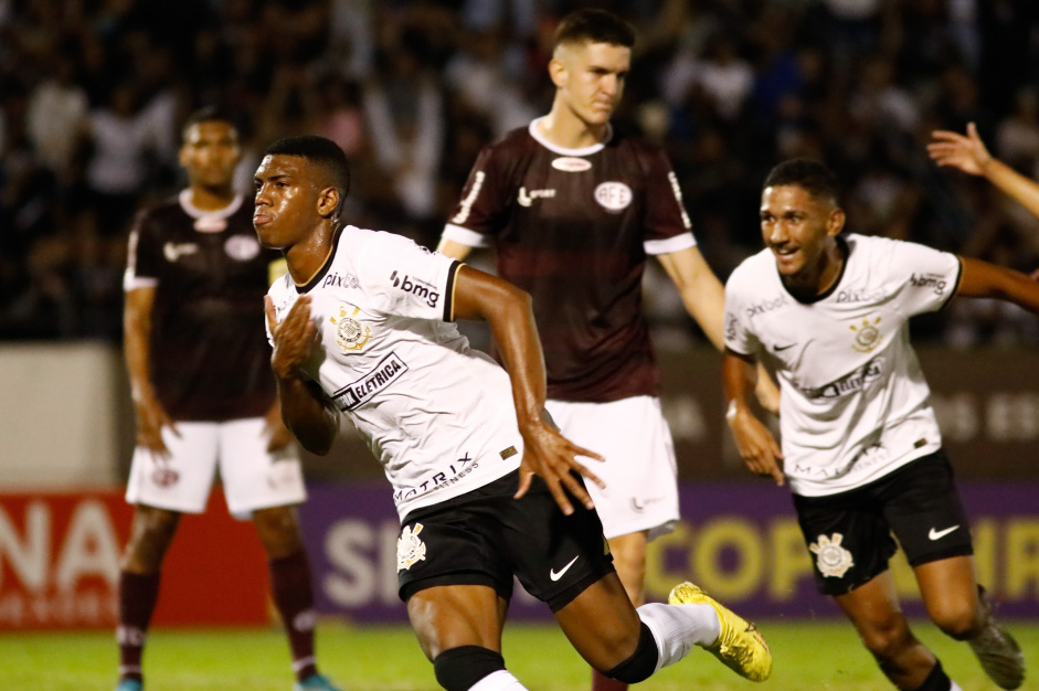Corinthians tem boa invencibilidade na fase de grupos da Copinha