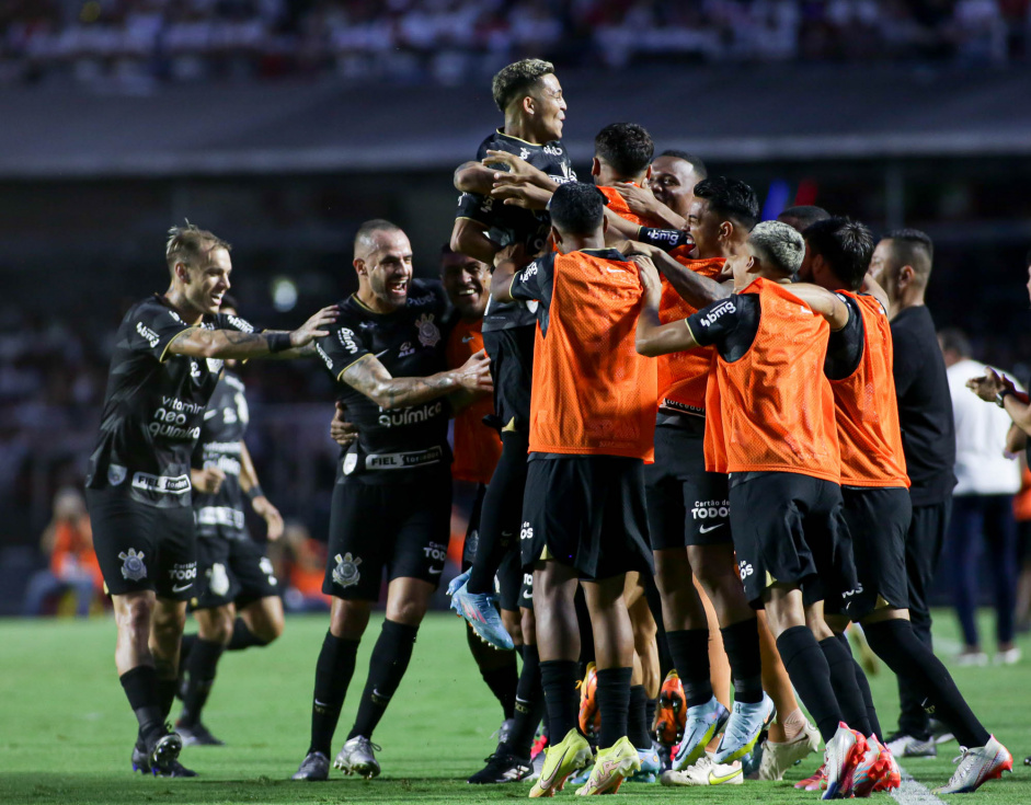 Corinthians venceu o So Paulo por 2 a 1