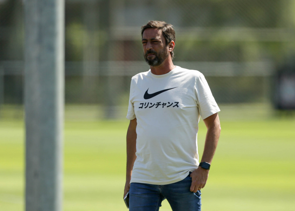 Seis treinadores assumiram o Corinthians durante a gesto de Duilio Monteiro Alves