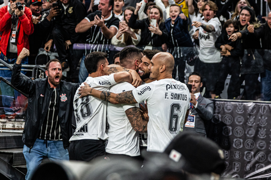 O Corinthians enfrenta o Santos pela 30 rodada do Campeonato Brasileiro