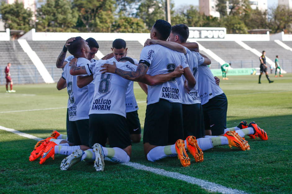 Corinthians ainda sonha em terminar na liderana do grupo do Paulisto Sub-20