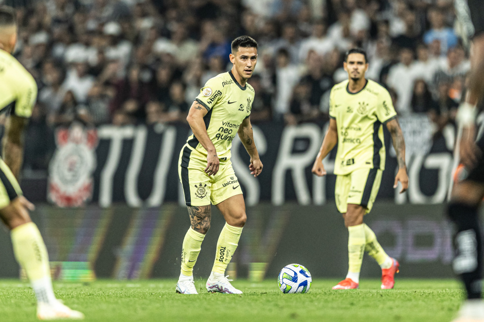 Rojas e Verssimo so dois dos seis atletas do elenco do Corinthians entre 26 a 29 anos.