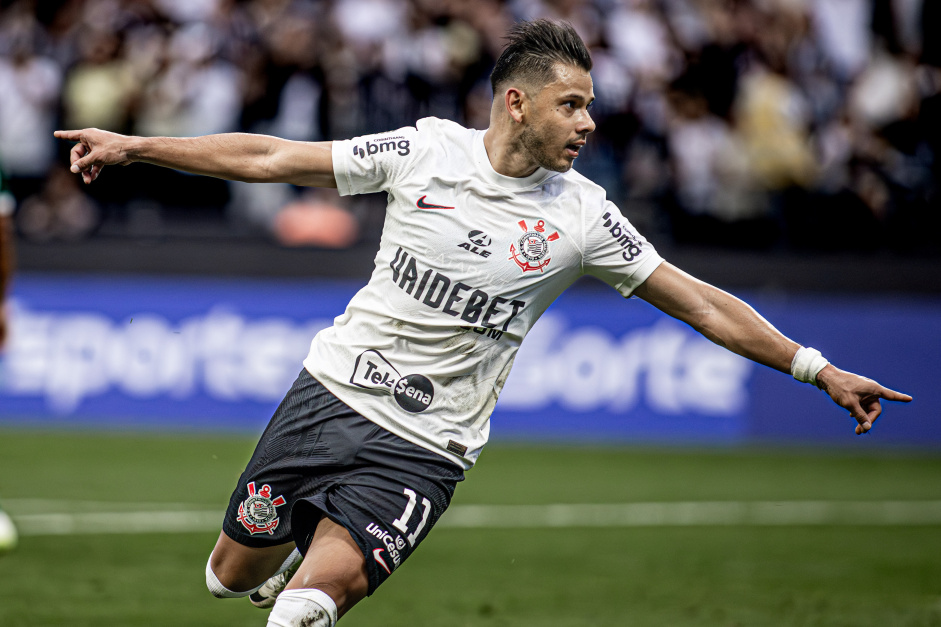 Romero j soma 47 gols pelo Corinthians somando as duas passagens