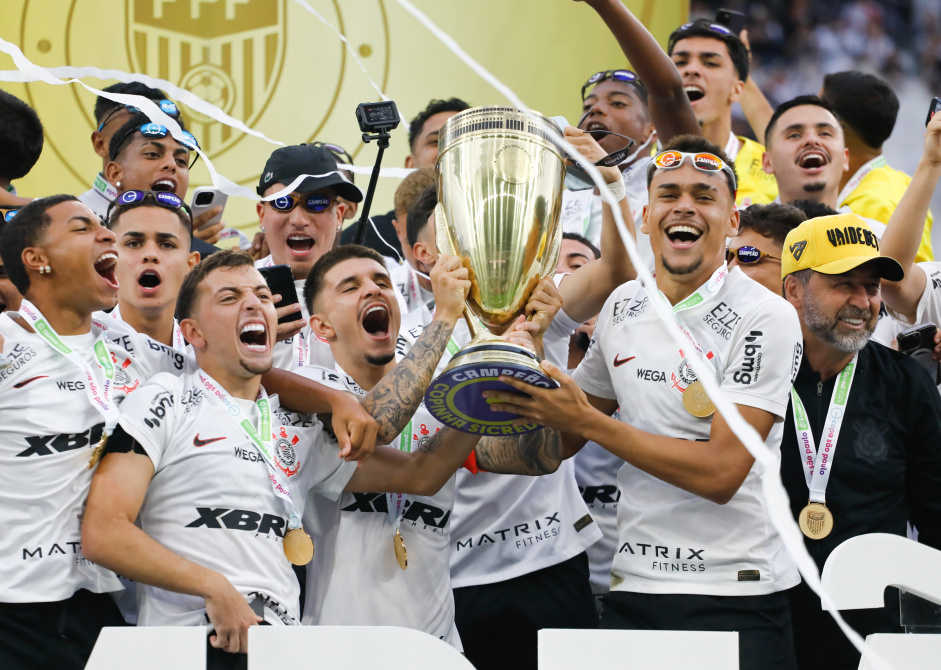 O Corinthians inscreveu, ao todo, 26 jogadores com passagem nas categorias de base do clube
