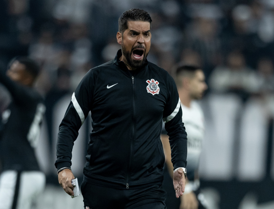 Antnio Oliveira detonou a CBF aps empate do Corinthians contra o Atltico-GO