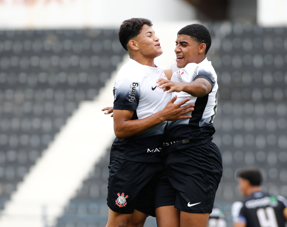 Luiz Fernando e Gui Negão, inclusive, já foram relacionados para jogos do time profissional do Corinthians