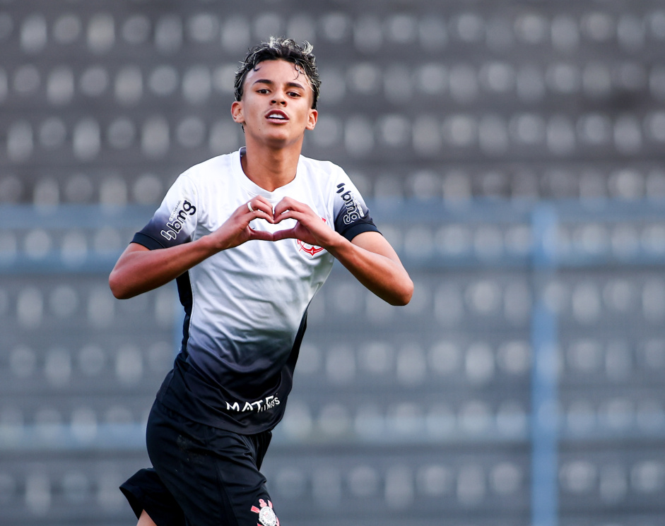 Gui Amorim já marcou 17 gols na categoria Sub-17 do Corinthians