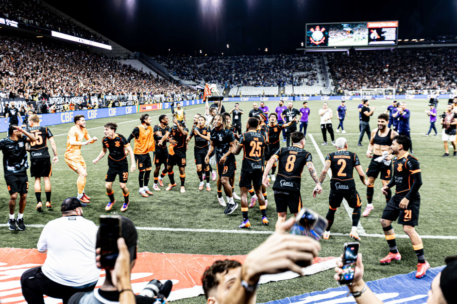 Corinthians enfrenta o Vasco da Gama, às 21h30, na Neo Química Arena