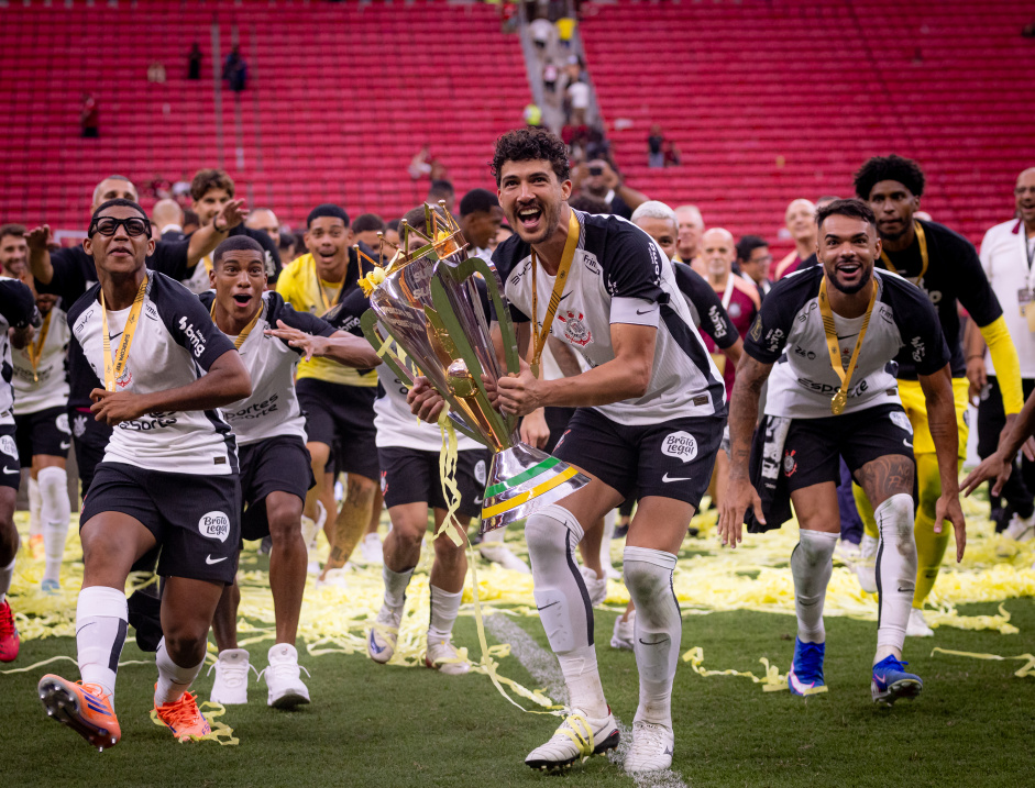 Corinthians pode ter 50% de premiação da Supercopa bloqueada pela Caixa Econômica Federal